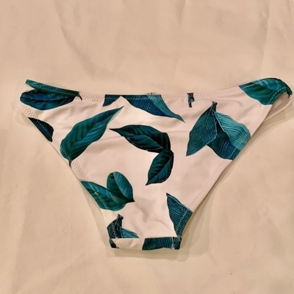 💐5/25 Cupshe bikini swim bottom blue green leaves white - Picture 1 of 7